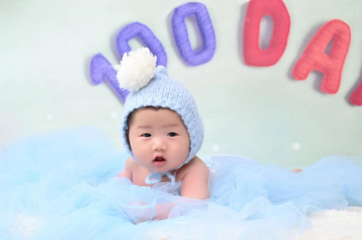 泉州宝宝尿少尿黄怎么回事